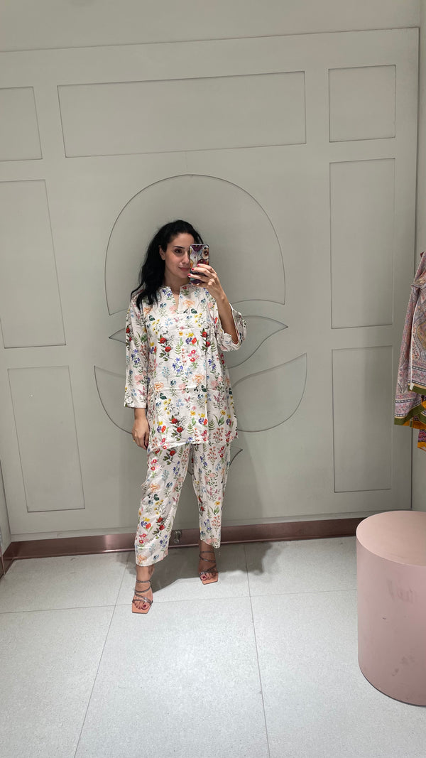 Exclusive Online - Top + Trousers