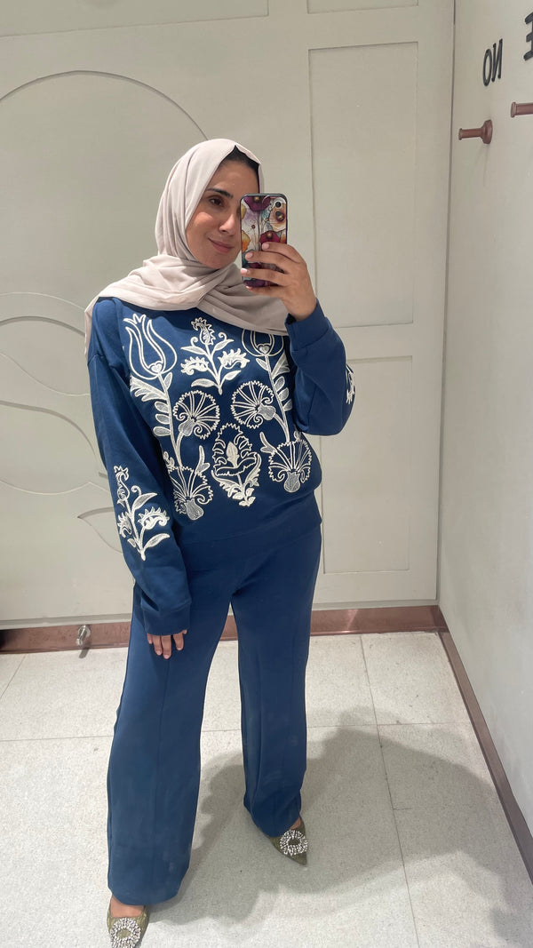 Sweatshirt + pants (embroidered)