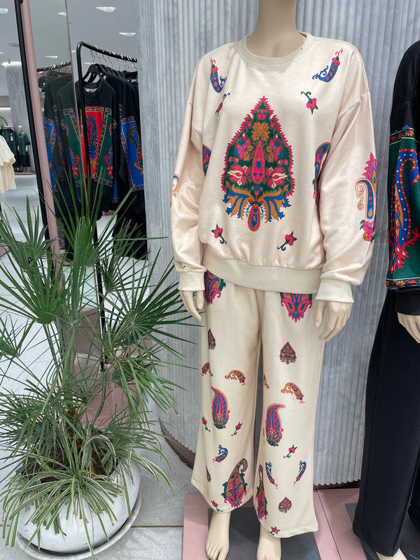 Sweatshirt + pants (printed)